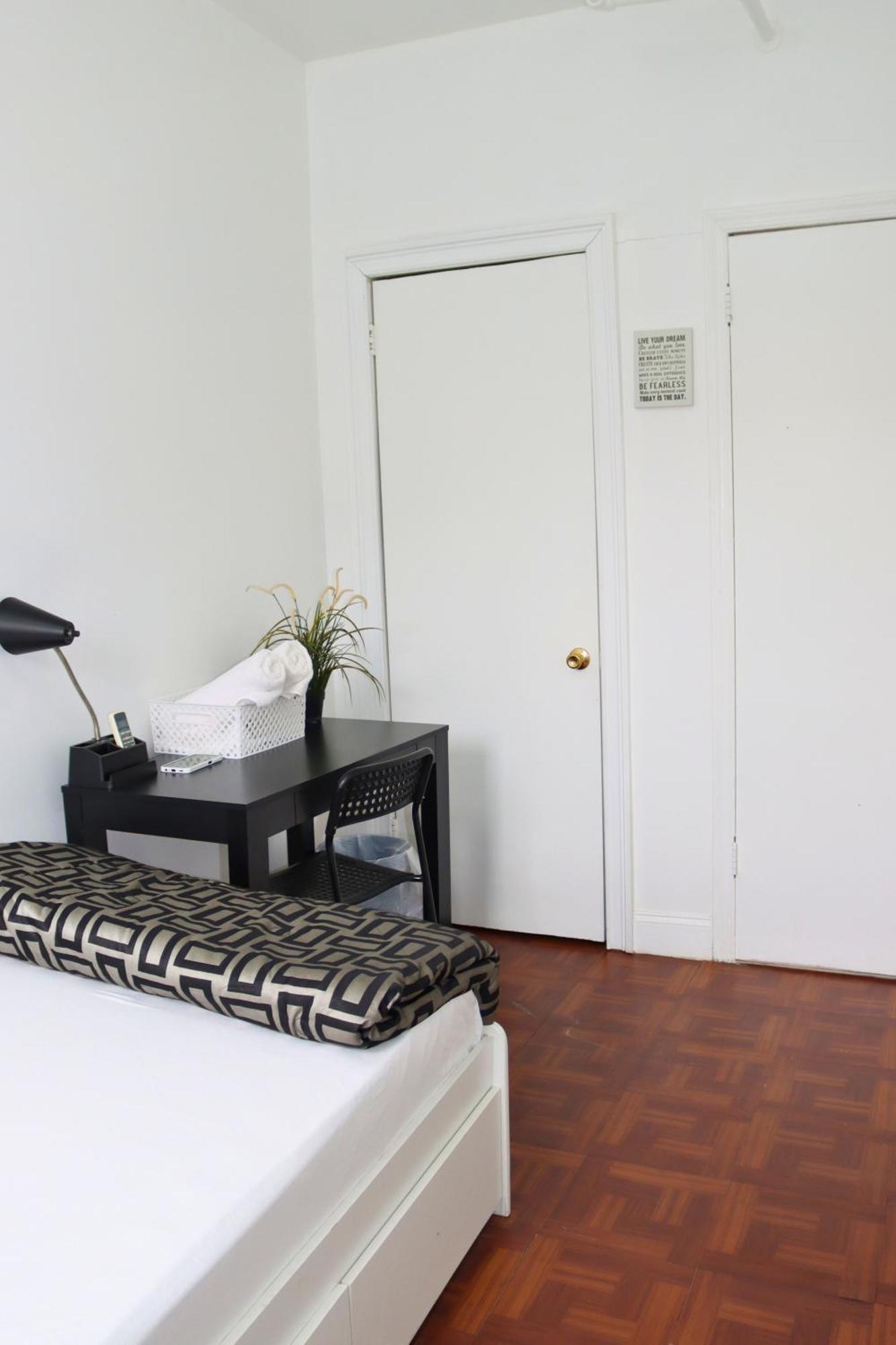Klo Guest House นิวยอร์ก ภายนอก รูปภาพ